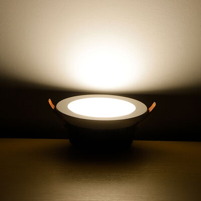 Un bon prix. Downlight intelligent en aluminium avec une efficacité de 100 LM/W et une durée de vie de 50 000 heures pour l'éclairage commercial en ligne
